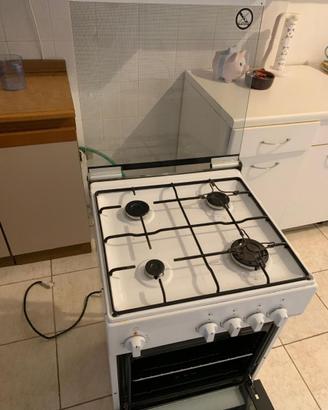 Cucina a gas  4 fuochi con forno