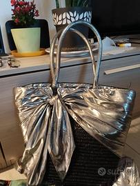 Borsa in paglia intrecciata