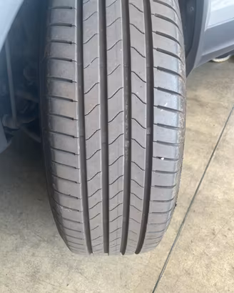 Gomme Bridgestone Turanza 6 215/65/17 99V