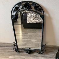 Specchio da parete in ferro lavorato a mano