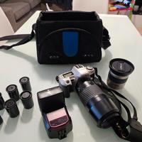 Fotocamera minolta con accessori