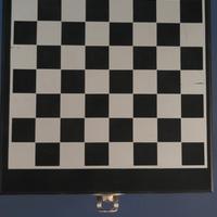 scacchiera con set bottiglia