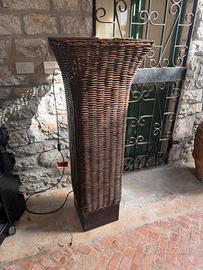 Lampada in rattan da terra