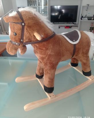 cavallo a dondolo
