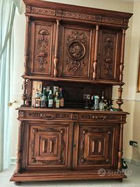 Mobile credenza antico in legno.