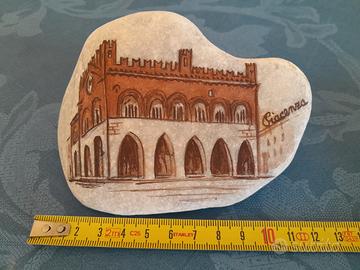 Dipinto Piacenza "Gotico" a mano su sasso