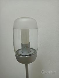 Lampada a stelo e faretto alogeno bagno
