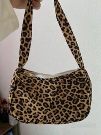 Borse alcune nuove, alcune usate