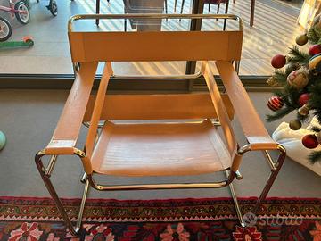 Replica sedia Wassily