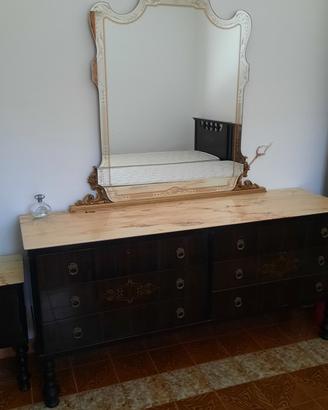 Comò con specchio e comodini