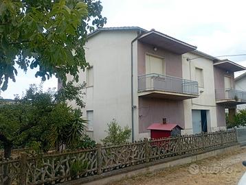 Casa indipendente con ampio giardino