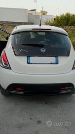lancia Y