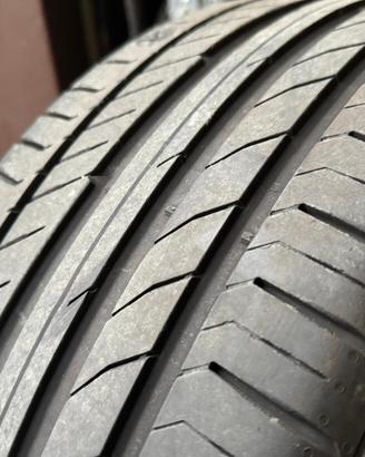 Penumatici estivi 215/40 R18