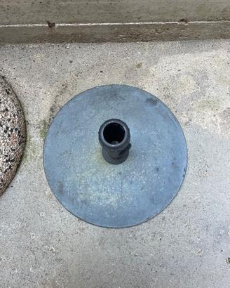 Base ombrellone rotonda in graniglia usata
