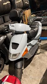 Aprilia SR e phantom F12