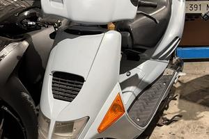 Aprilia SR e phantom F12