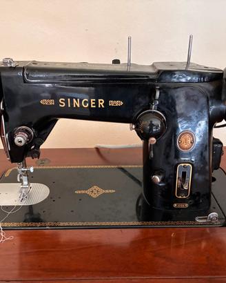 Macchina 306M Singer Vintage con mobile