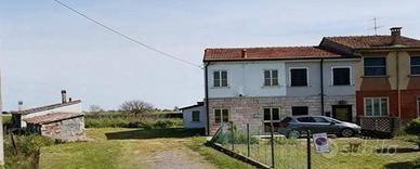 Immobile in asta di 132 m² con 4 locali e box auto