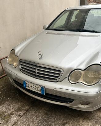 Mercedes 220 d