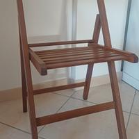 Set di 4 o 5 sedie di legno pieghevoli 