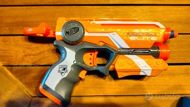 Set Nerf: 2 Pistole + cartucciera 