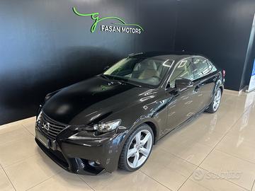 LEXUS IS 3ª serie - 2015