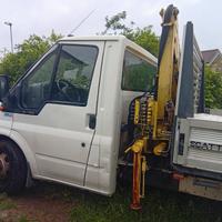 Camioncino con gru
