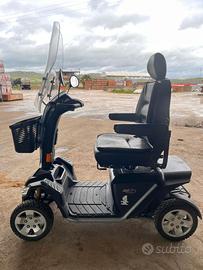 Scooter elettrico per anziani e disabili