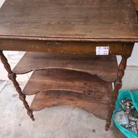 mobile antico in legno di abete