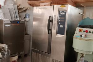 attività di panificazione e pasticceria in vendi
