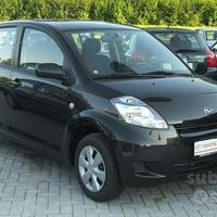 Parabrezza Daihatsu Sirion M300 (2004 in poi)