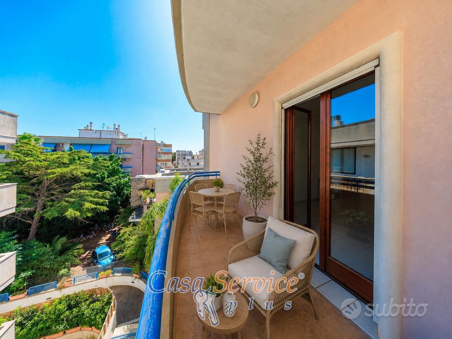 Appartamento con tre camere, vista mare e box - Vista 6