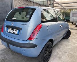 Lancia Ypsilon 1.2 16V neopatentati cerchi 16