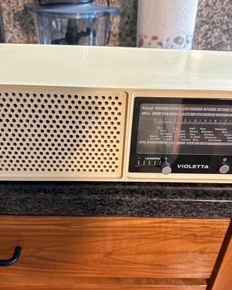 Radio  ITT Schaub-Lorenz Violetta 103 (Anni '70)