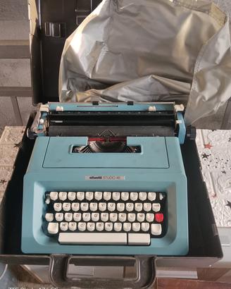 Macchina da scrivere Olivetti Studio 46 vintagge