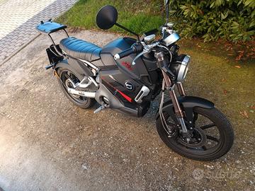 Moto elettrica super soco tc max