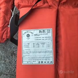 Serbatoio più giùbbotti salvataggio