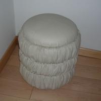 PUFF IN PELLE -BIANCO , NUOVO ,MAI USATO , QUALITA