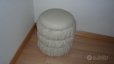 PUFF IN PELLE -BIANCO , NUOVO ,MAI USATO , QUALITA