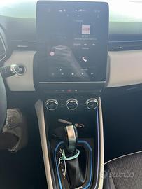 Renault clio ibrida