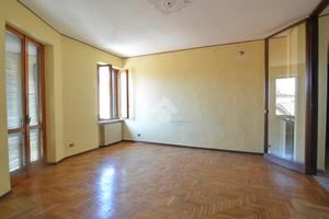 3 LOCALI A BERNAREGGIO