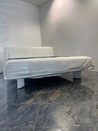 Letto matrimoniale in pelle Axil Epiro SCONTO 40%
