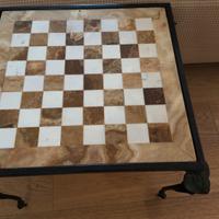 Tavolo di marmo scacchiera pedine di marmo