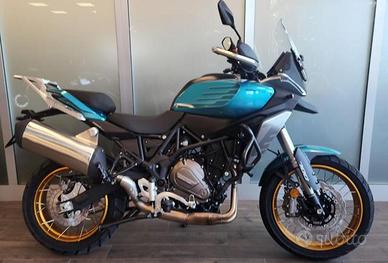 QJ MOTOR SRT 700 SX