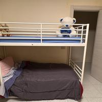 letto a castello Ikea tre posti con materassi