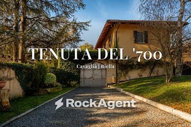 Villa di 800 m² con più di 5 locali e box auto a C
