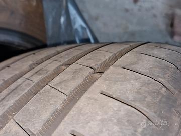 hankook gomme 215 55 17 215/55/17 seminuove