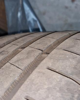 hankook gomme 215 55 17 215/55/17 seminuove