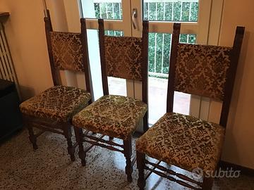 Tre sedie stile retrò