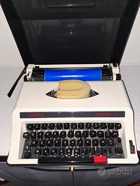 Macchina da scrivere del 1981